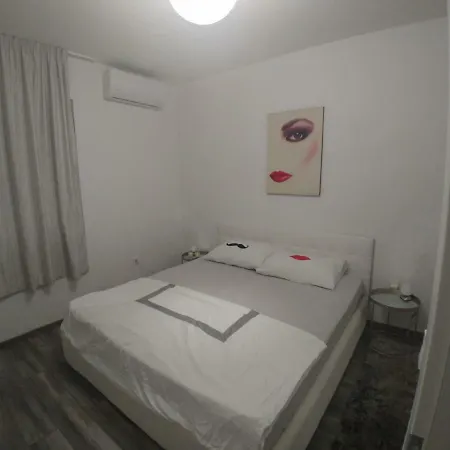 Brilianteen Apartment