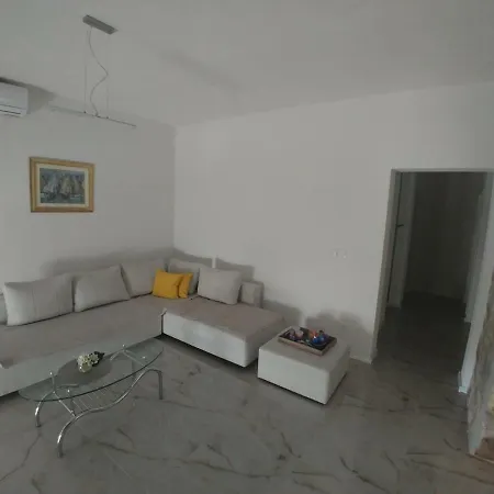 Brilianteen Apartment